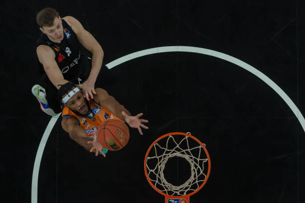 泽马离队后 泽马离队后