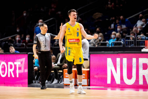 成全场对抗 成全场对抗